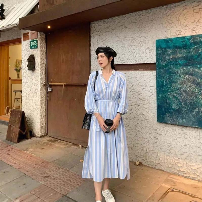 Robe chemise à col en V