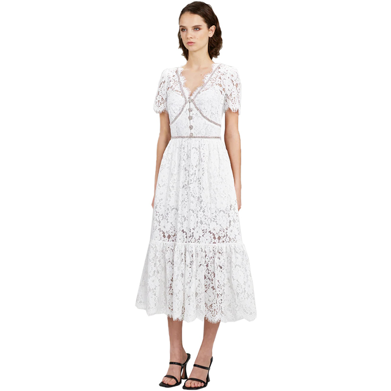 Įprasta moteriška balta nėriniuota vidutinio dydžio suknelė – „Bianca“ suknelė (2)