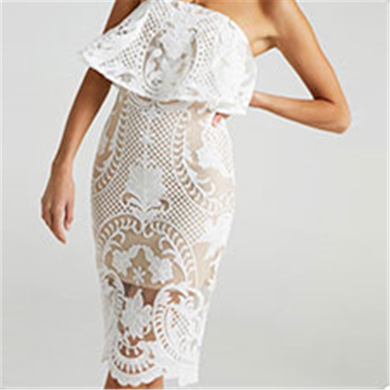 DRESS IN WHITE LACE (2)