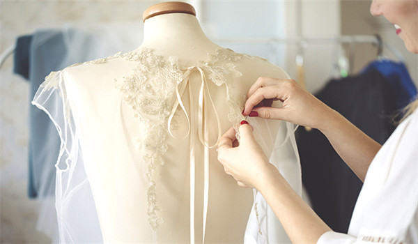 custom dress manufacturers 
